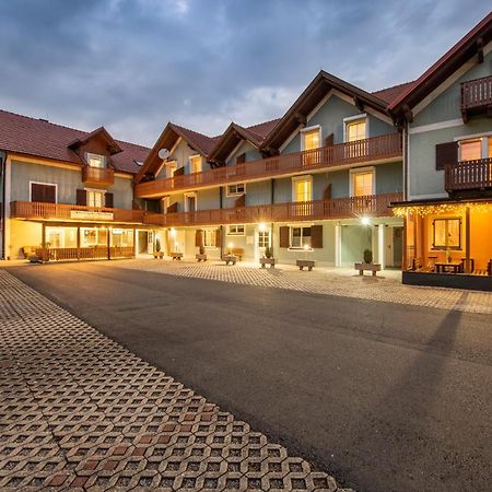 Hotel Altneudoerflerhof 바트래드커스스부르크 외부 사진